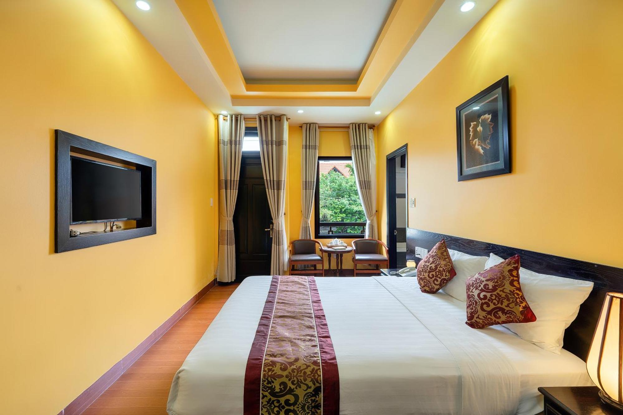Golden Bell Homestay Хойан Экстерьер фото