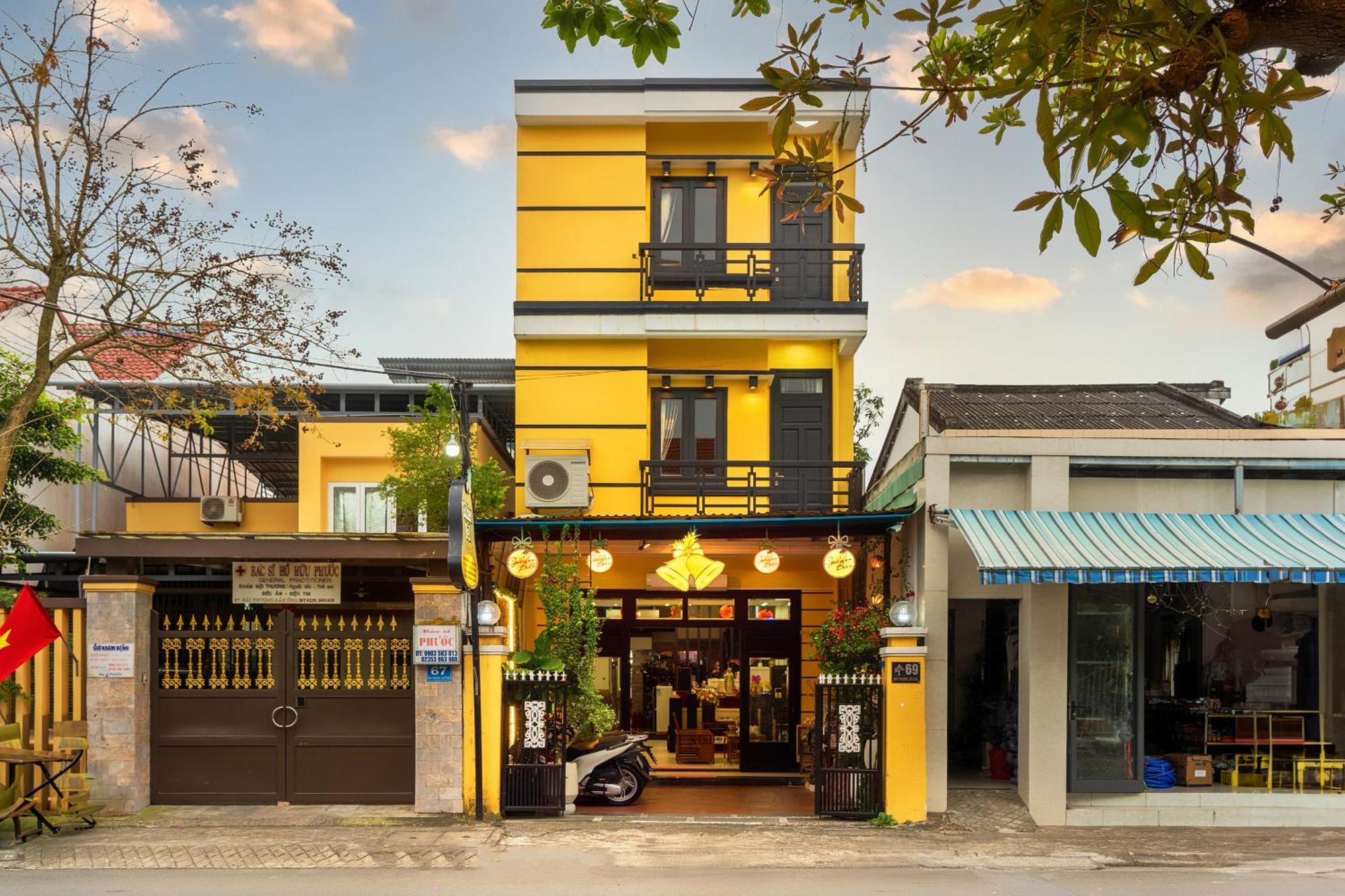 Golden Bell Homestay Хойан Экстерьер фото