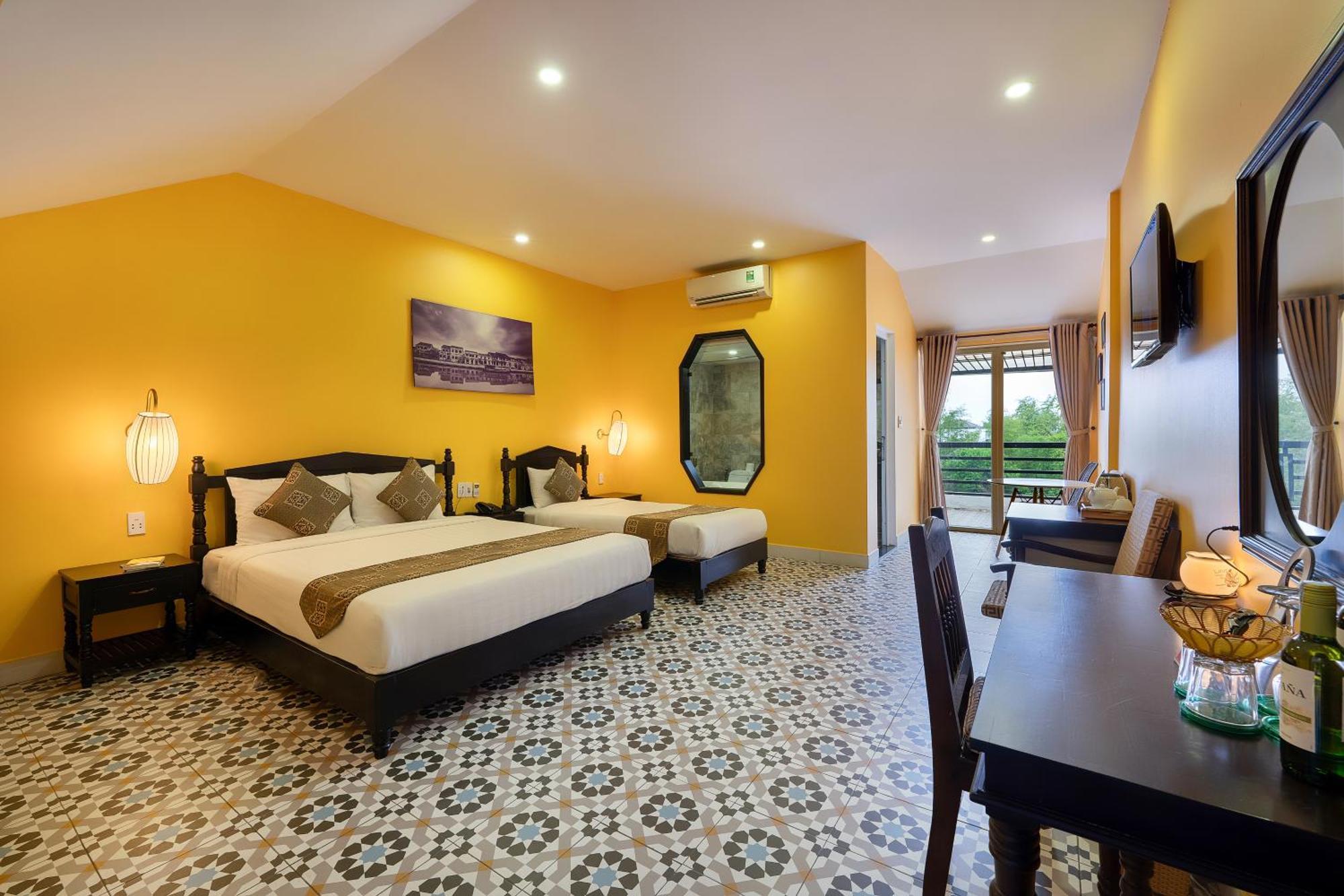 Golden Bell Homestay Хойан Экстерьер фото