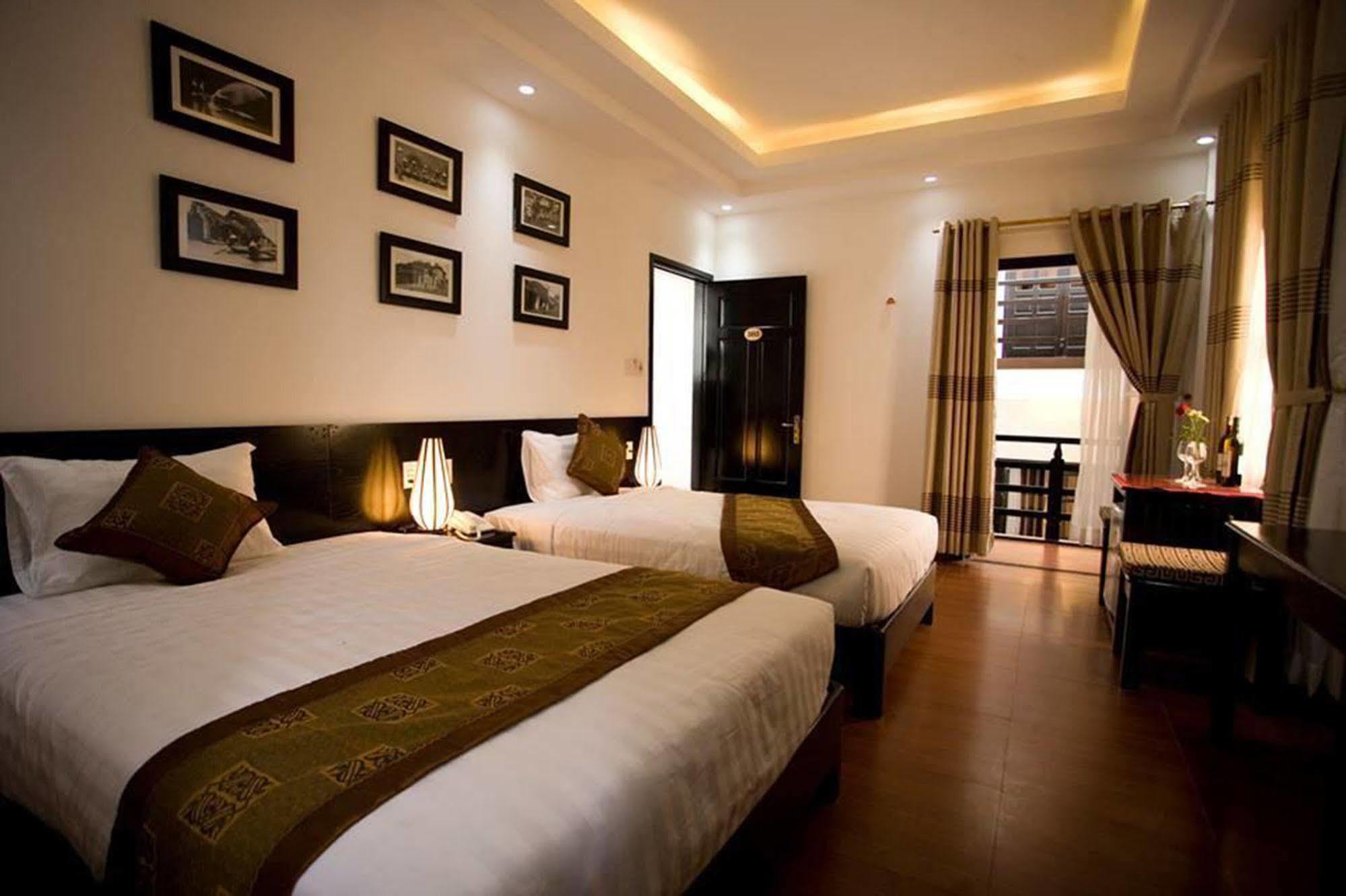 Golden Bell Homestay Хойан Экстерьер фото